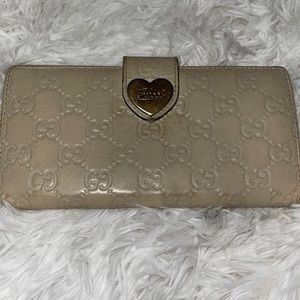 Authentic preloved cream leather Gucci long wallet
